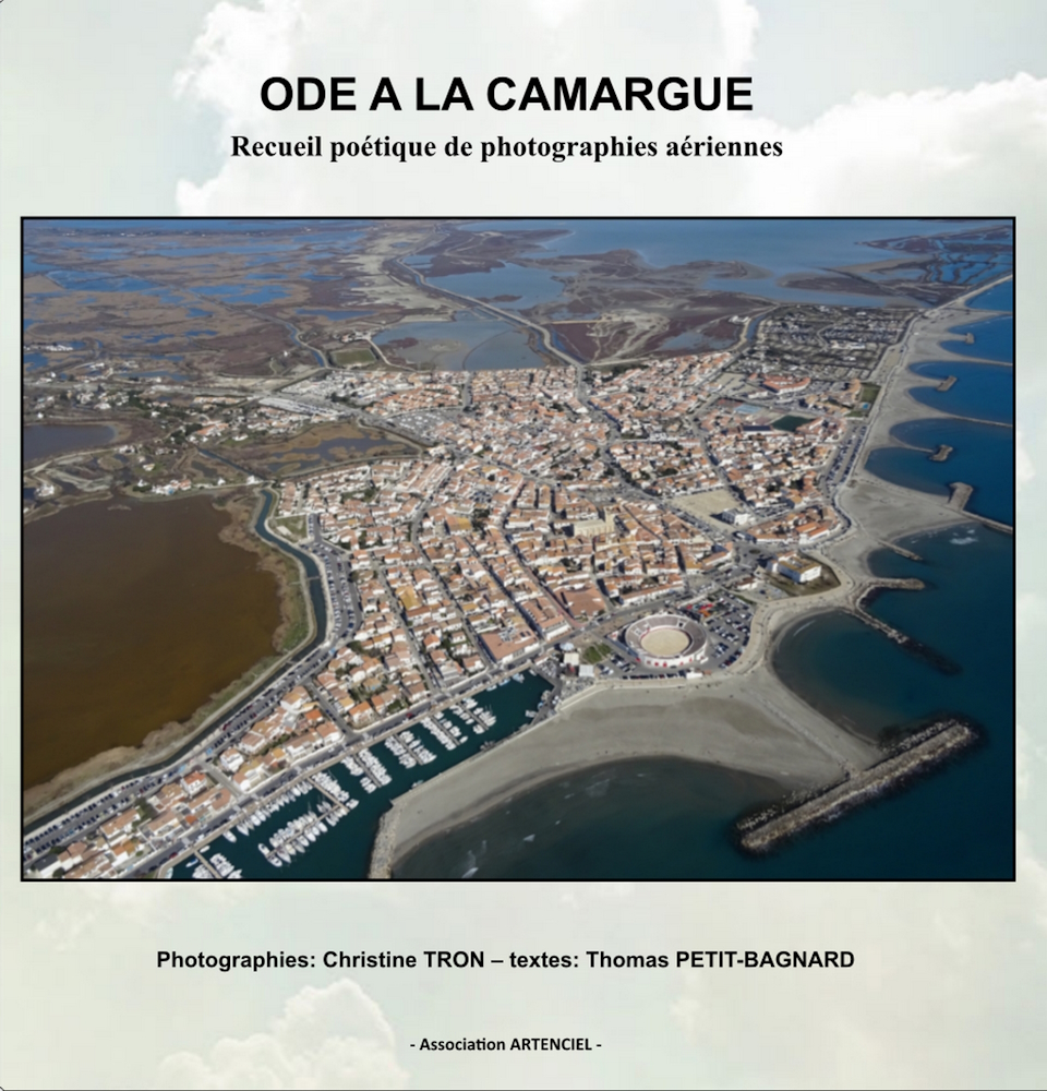 Couverture du livre Ode à la Camargue. Cliquez sur le bouton suivant pour afficher les autres pages.